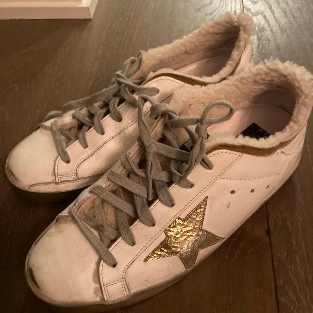 Golden Goose IT 37 White with gold star shearling lining